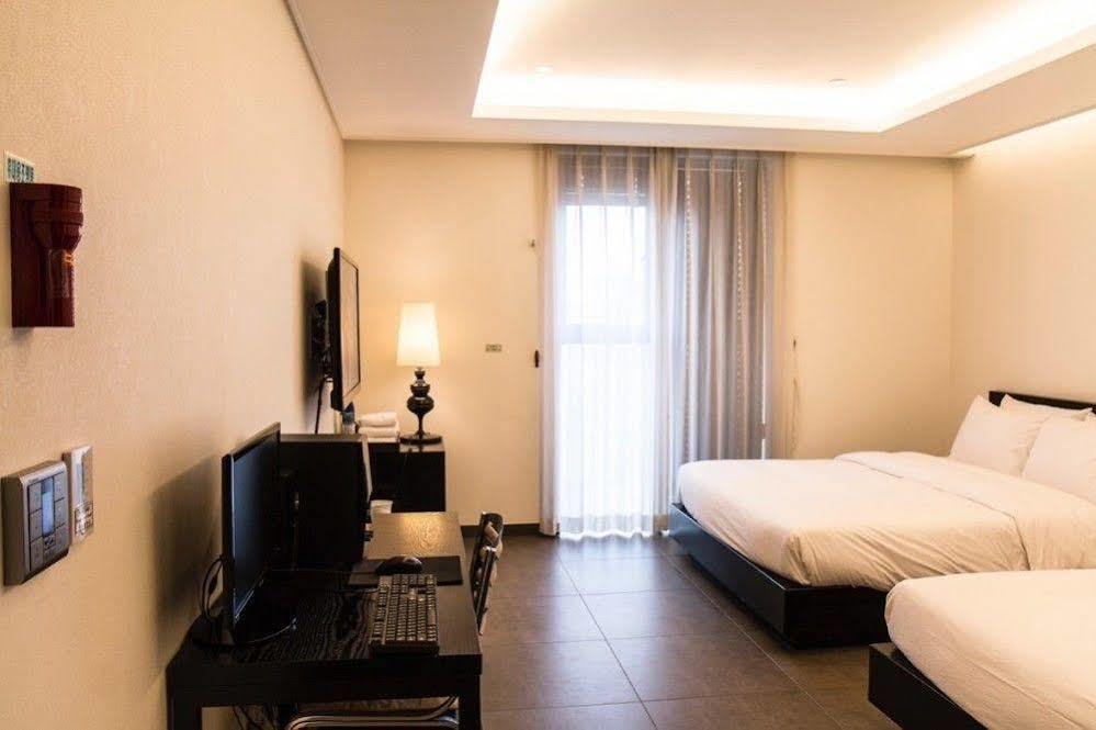 G Tourist Hotel Wolmido Inczhon Zewnętrze zdjęcie